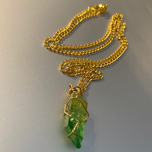 Quartz green natural wire wrap chakra reiki Gold plated Necklace NWOT - Picture 4 of 6